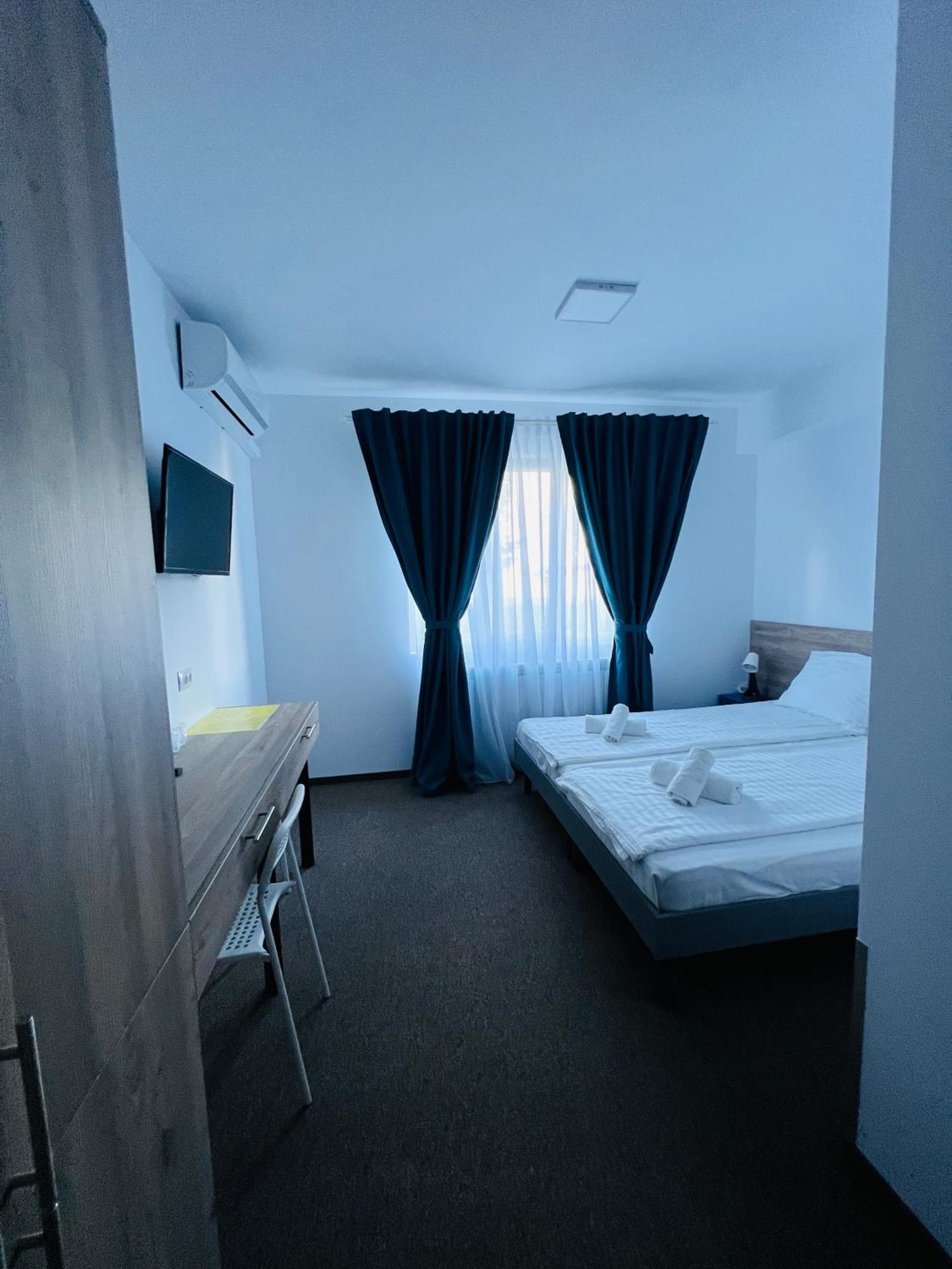 Stef Rooms Tirgu Frumos Luaran gambar