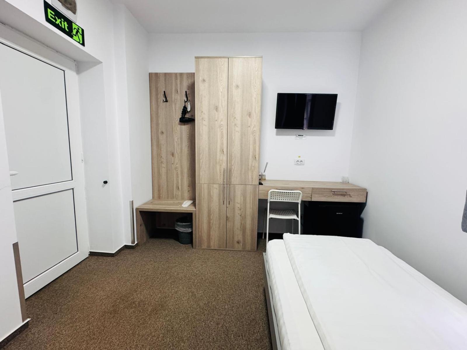 Stef Rooms Tirgu Frumos Luaran gambar